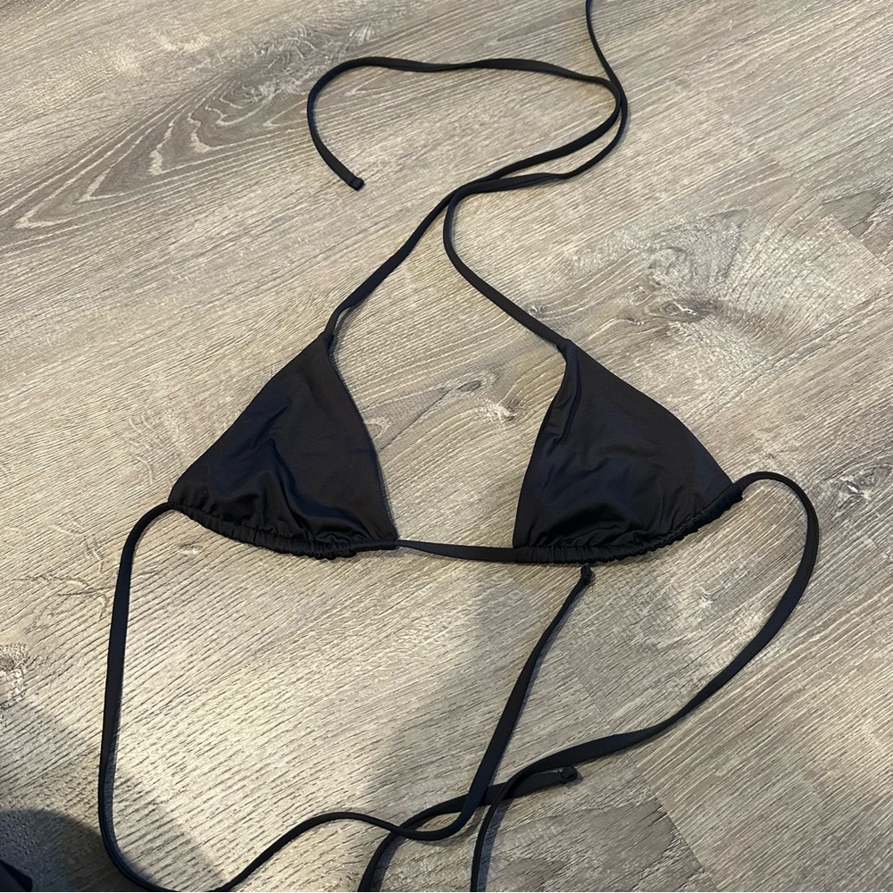 Frankies bikinis black triangle bikini top size medium